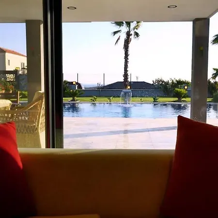 Efe Delux Ovacik'ta Luex Cesme