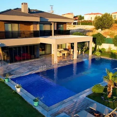 Villa Efe Delux Ovacik'ta Luex Cesme